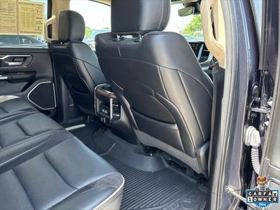 2021 RAM 1500 Laramie Crew Cab 4x4 5'7' Box