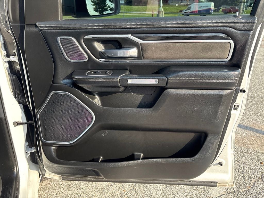 2023 RAM 1500 Laramie Crew Cab 4x4 5'7' Box