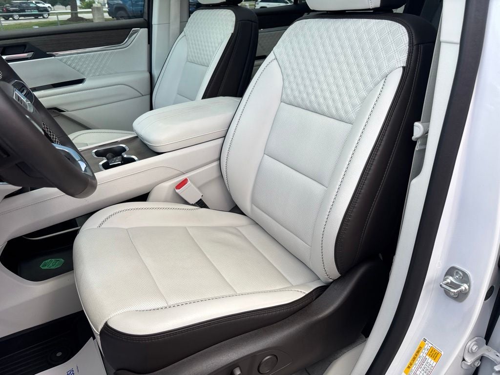 2024 GMC Acadia AWD Denali