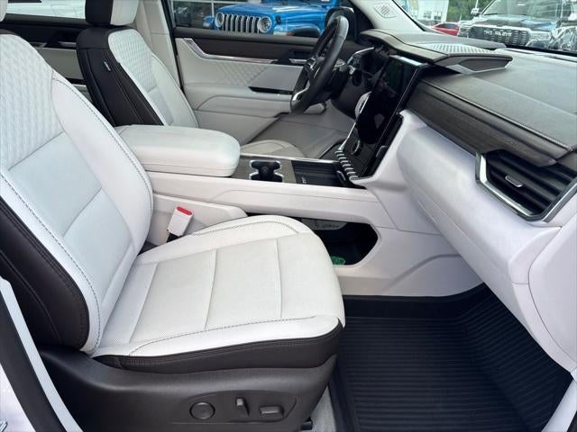 2024 GMC Acadia AWD Denali