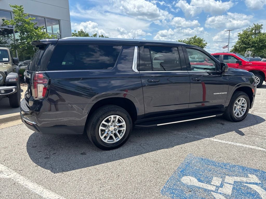 2024 Chevrolet Suburban 4WD LT