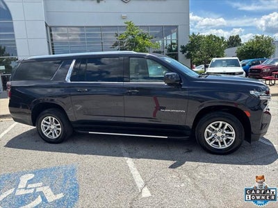 2024 Chevrolet Suburban 4WD LT