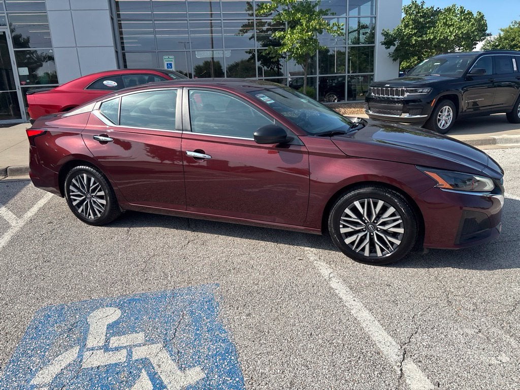 2025 Nissan Altima SV FWD