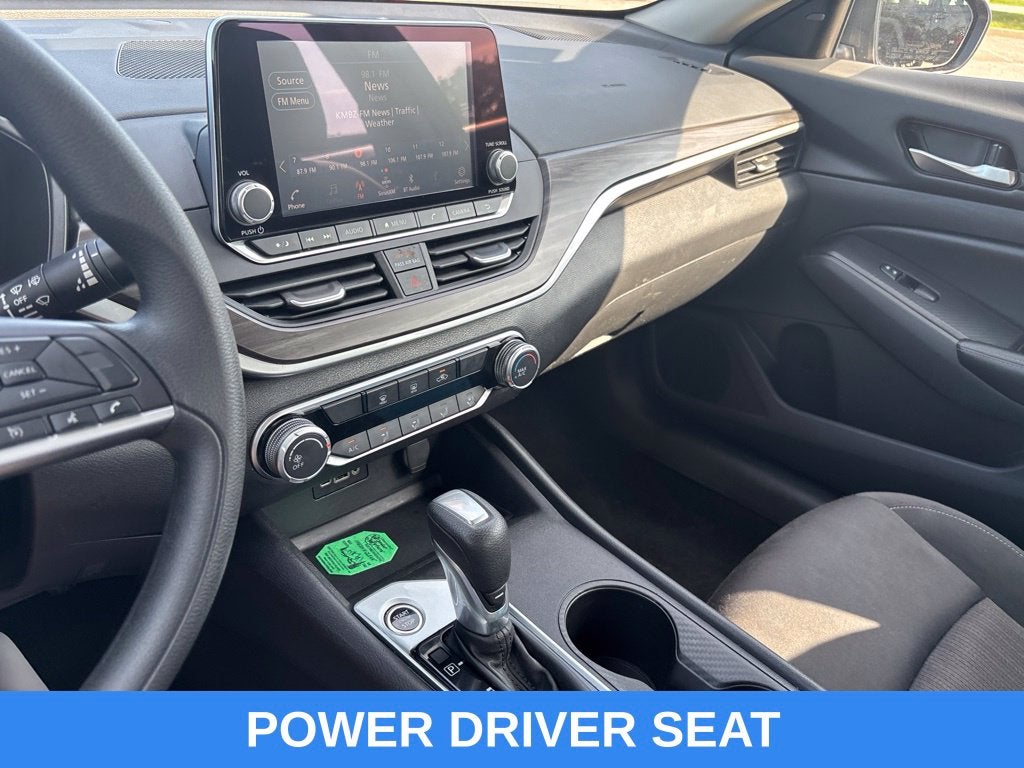 2025 Nissan Altima SV FWD