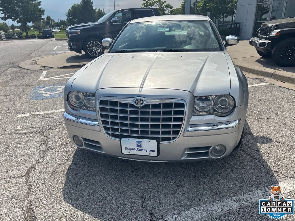 2005 Chrysler 300C Base