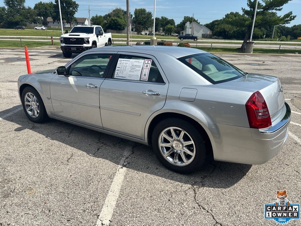2005 Chrysler 300C Base