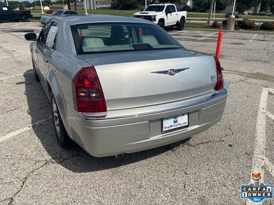 2005 Chrysler 300C Base