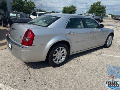 2005 Chrysler 300C Base