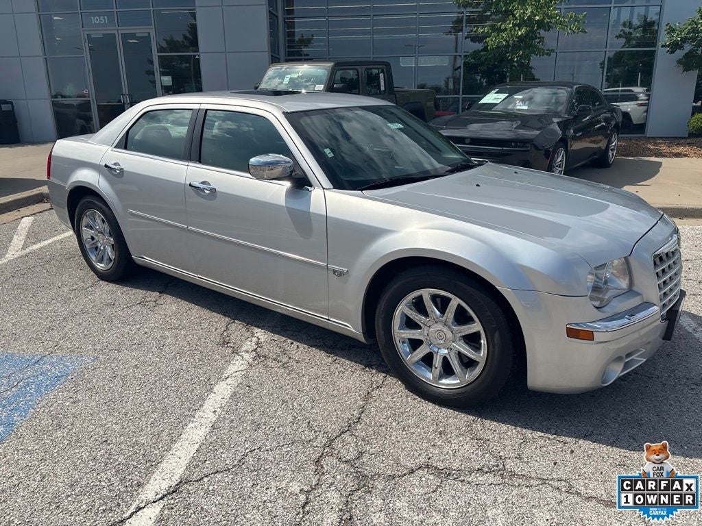 2005 Chrysler 300C Base