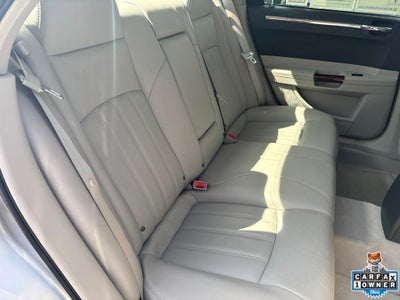2005 Chrysler 300C Base