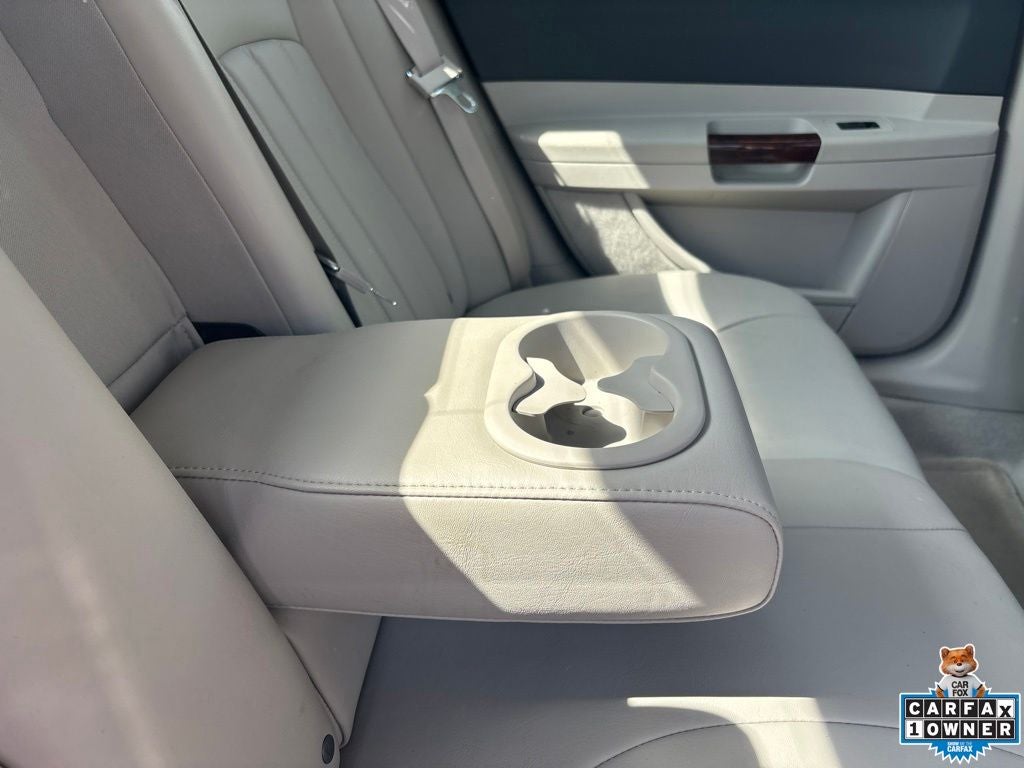 2005 Chrysler 300C Base