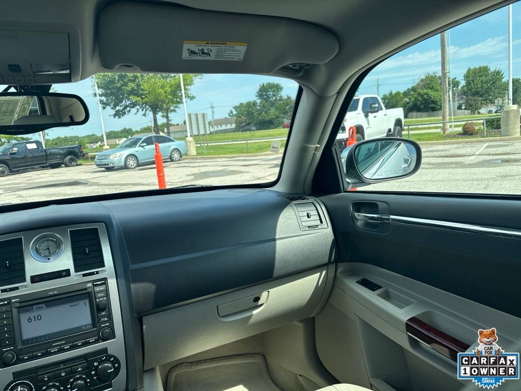 2005 Chrysler 300C Base