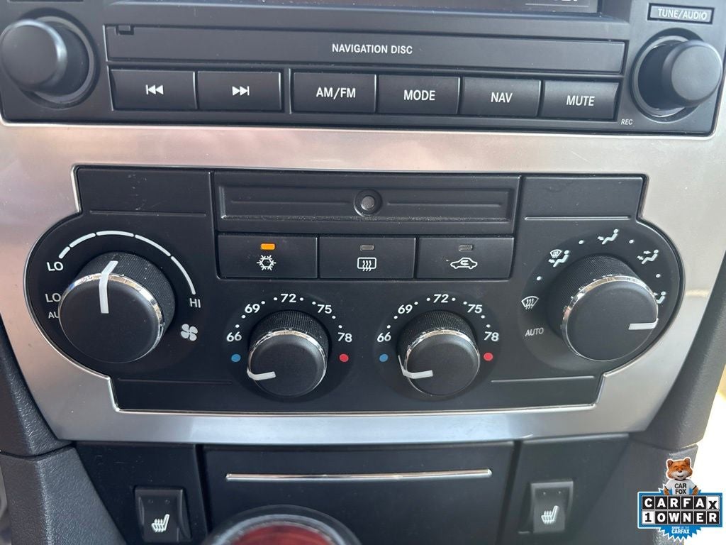 2005 Chrysler 300C Base