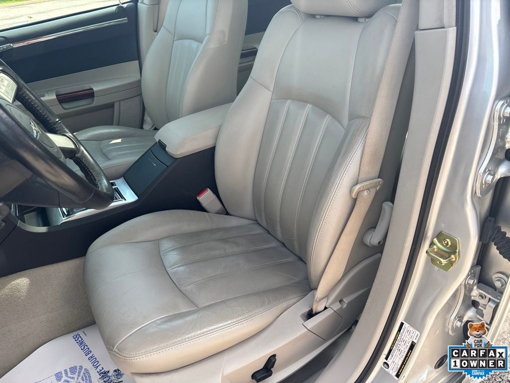 2005 Chrysler 300C Base