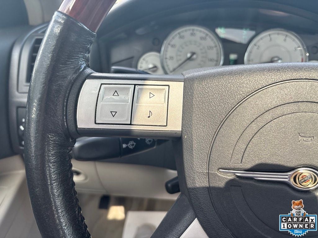 2005 Chrysler 300C Base