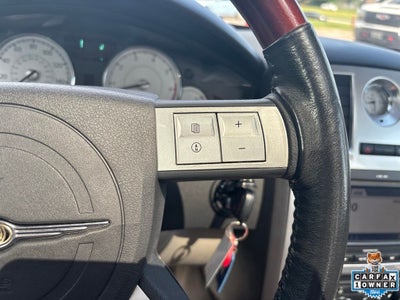 2005 Chrysler 300C Base