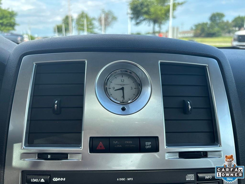 2005 Chrysler 300C Base