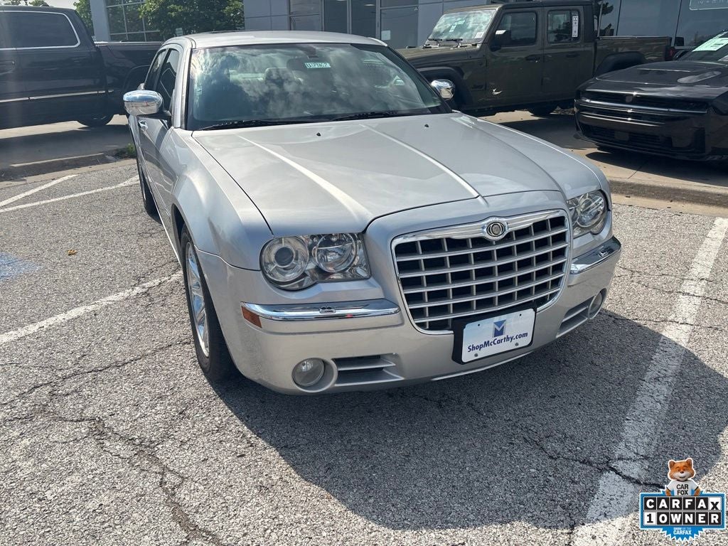 2005 Chrysler 300C Base