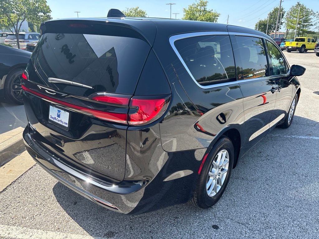 2027 Chrysler Pacifica PACIFICA SELECT