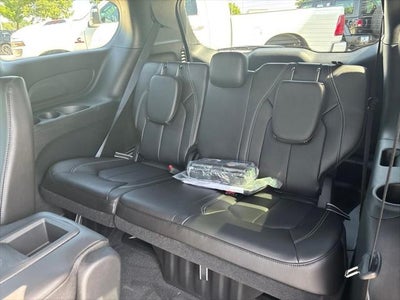 2027 Chrysler Pacifica PACIFICA SELECT
