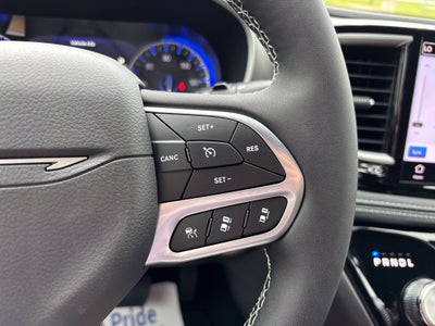 2027 Chrysler Pacifica Select