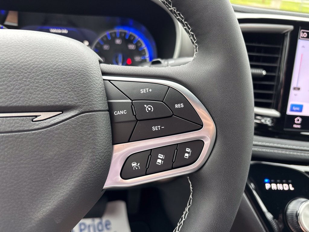 2027 Chrysler Pacifica Select
