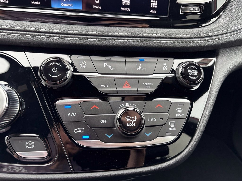 2027 Chrysler Pacifica Select
