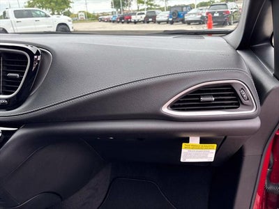 2027 Chrysler Pacifica PACIFICA SELECT
