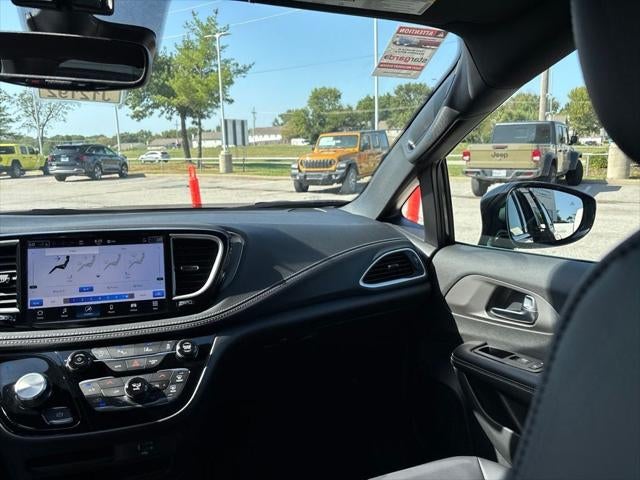 2027 Chrysler Pacifica PACIFICA SELECT