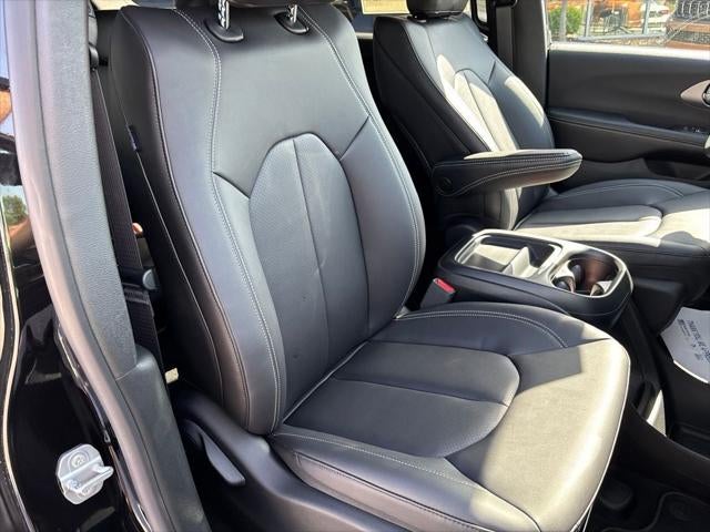 2027 Chrysler Pacifica PACIFICA SELECT