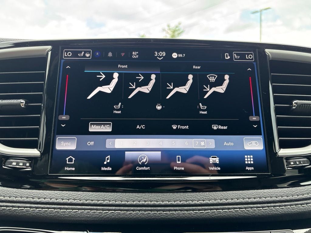 2027 Chrysler Pacifica Select