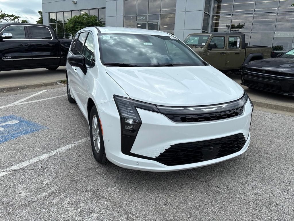 2027 Chrysler Pacifica Select