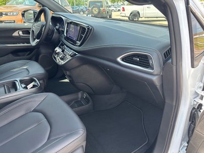2027 Chrysler Pacifica PACIFICA SELECT