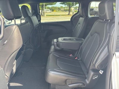 2027 Chrysler Pacifica PACIFICA SELECT