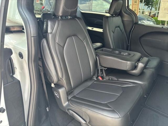 2027 Chrysler Pacifica PACIFICA SELECT