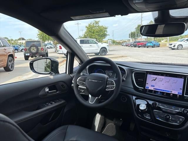 2027 Chrysler Pacifica PACIFICA SELECT