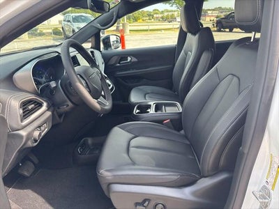2027 Chrysler Pacifica PACIFICA SELECT