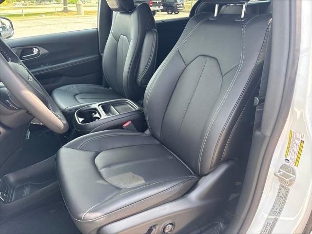 2027 Chrysler Pacifica PACIFICA SELECT