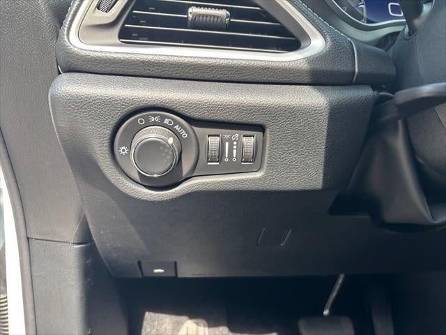 2027 Chrysler Pacifica PACIFICA SELECT