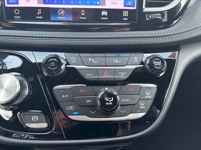 2027 Chrysler Pacifica PACIFICA SELECT