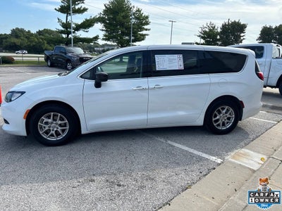 2024 Chrysler Voyager LX