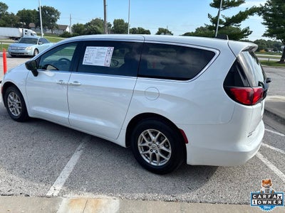 2024 Chrysler Voyager LX