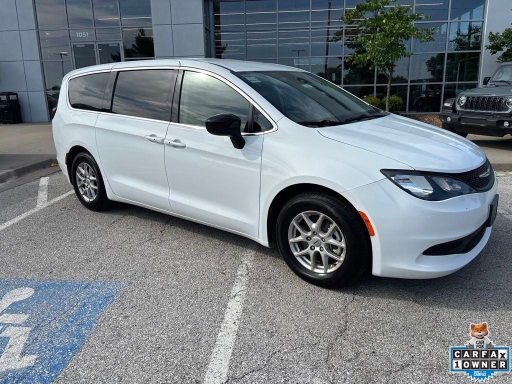 2024 Chrysler Voyager LX