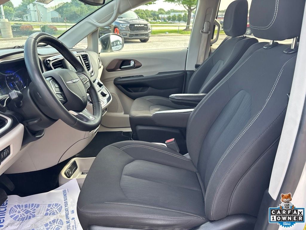 2024 Chrysler Voyager LX