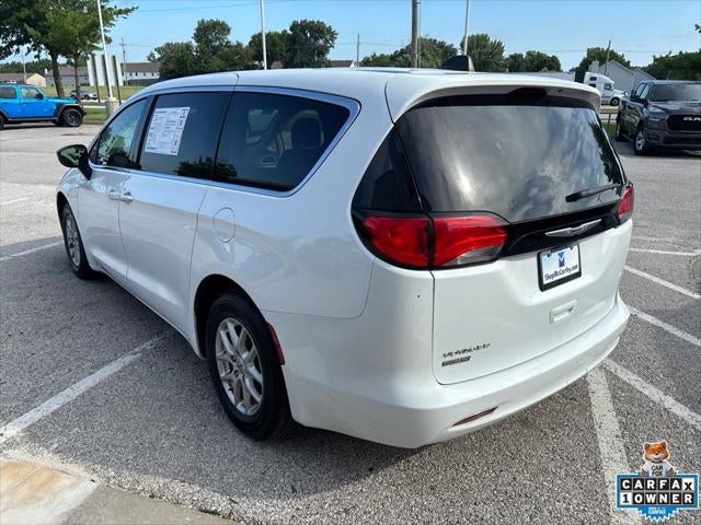 2024 Chrysler Voyager LX