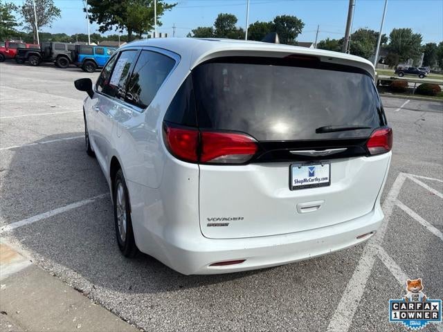 2024 Chrysler Voyager LX
