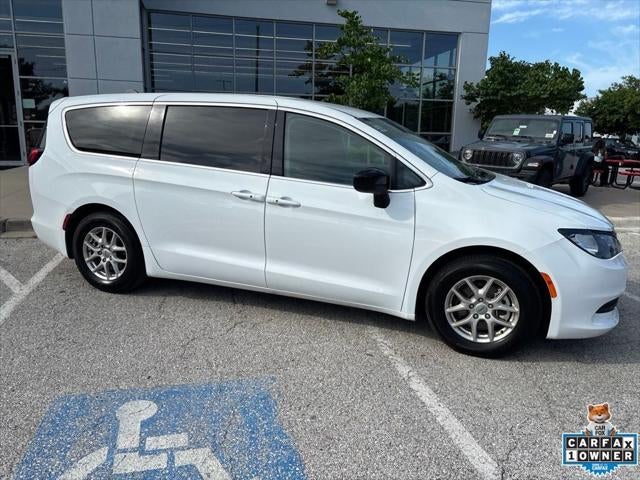 2024 Chrysler Voyager LX