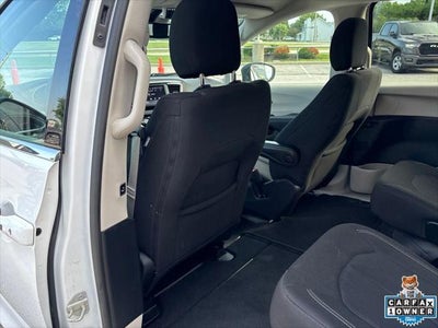 2024 Chrysler Voyager LX