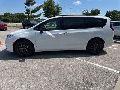 2025 Chrysler Pacifica Limited