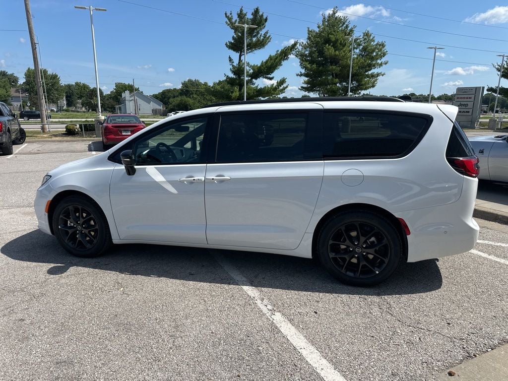 2025 Chrysler Pacifica Limited